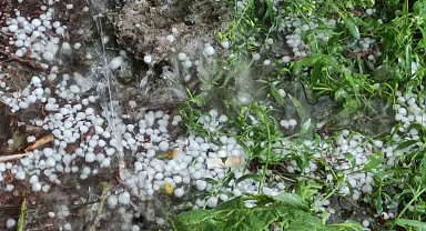 Ardahan'da sağanak ve dolu hayatı olumsuz etkiledi