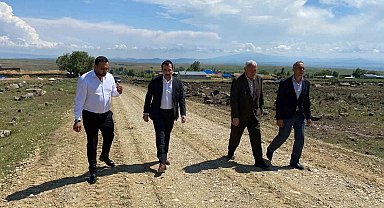 Arpaçay'da köy yolları yapılıyor