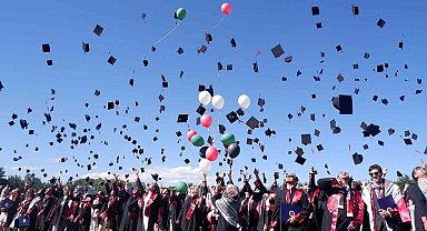 Atatürk Üniversitesi, 2023-2024 akademik yılı mezunlarını uğurladı