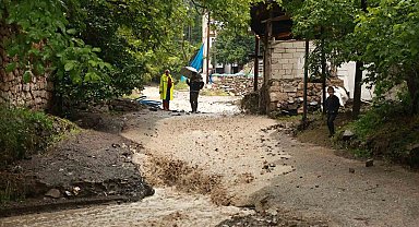 Bağbaşı'nda su baskını: Vatandaş korku içinde