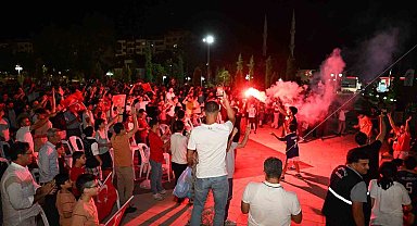 Battalgazi Belediyesi'nde milli maç coşkusu