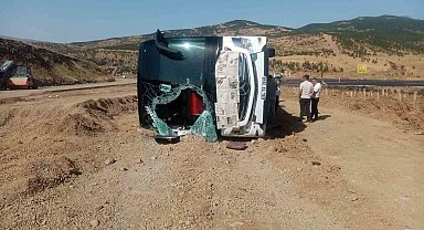 Bingöl'de yolcu otobüsü devrildi: 14 yaralı