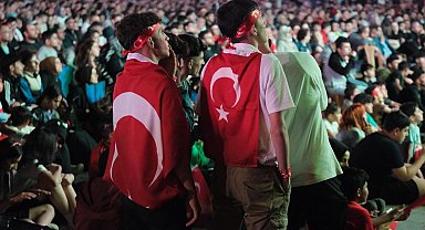 Binlerce Erzincanlı milli maçı beraber izledi