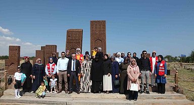 Bitlisli anneler "İlimizi Tanıyalım Anneler" projesiyle yaşadıkları şehri tanıyor