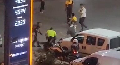 Ceza kesilen sürücü ile trafik polisinin kavgası kameralara yansıdı