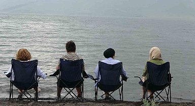 Çıldır Gölü'ne yaz aylarında yoğun ilgi