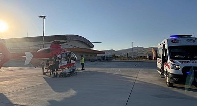 Doğum hastası kadın için helikopter ambulans havalandı