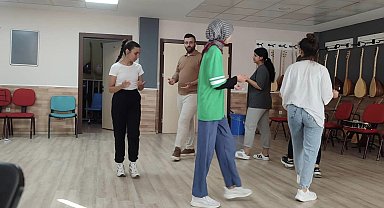 Elazığ'da gençlerden yaz okullarına yoğun ilgi