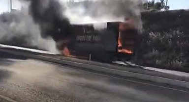 Elazığ'da kamyon alev alev yandı