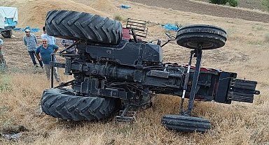 Elazığ'da traktör devrildi, sürücü yara almadan kurtuldu