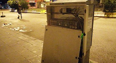 Elektrik panoları tehlike saçıyor