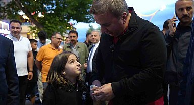 Eli çatlayan miniğin valiyle sohbeti yüzleri gülümsetti