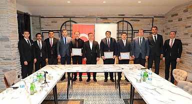 Erzincan'dan tayini çıkan kaymakamlara veda yemeği