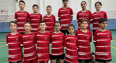 Erzincan'ın minik badmintoncuları milli takıma davet edildi