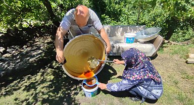 Erzurum'da dutun pekmez ve pestile yolculuğu sürüyor