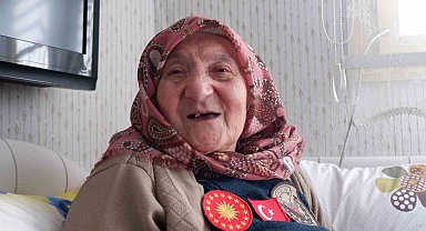 Erzurumlu asırlık çınar Aliye Nine'nin Erdoğan sevgisi