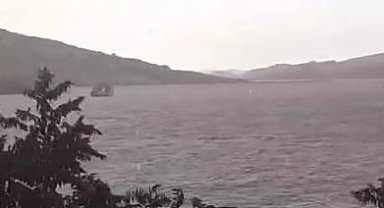 Feribot, şiddetli fırtınadan dolayı iskeleye yanaşamadı