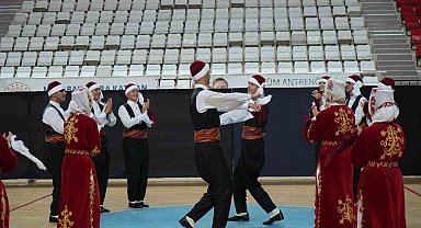 Genç yetenekler, halk oyunlarında hünerlerini sergiledi