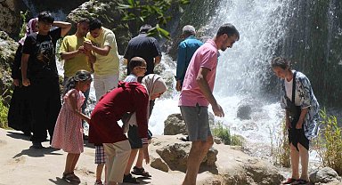 Girlevik Şelalesi'nde hafta sonu yoğunluk yaşandı