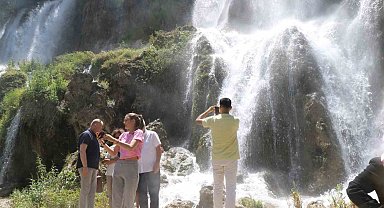 Girlevik Şelalesi'nde hafta sonu yoğunluk yaşandı