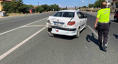 Hafif ticari araç ile otomobil çarpıştı: 1 yaralı