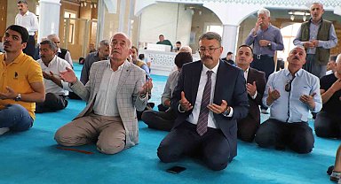 Hakkari'de 15 Temmuz şehitleri için mevlit okutuldu