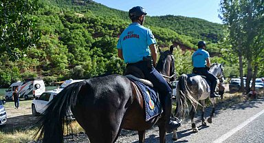 Huzur şehri haline gelen Tunceli'de atlı jandarma timi göreve başladı