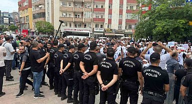 Iğdır Belediyesi'nde işten çıkarılan 204 personelden oturma eylemi