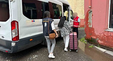 Kars'taki operasyonda gözaltına alınan kadınlar sınır dışı edildi