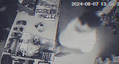 Kendini polis ve savcı olarak tanıtıp altın ve paraları alan dolandırıcı tutuklandı