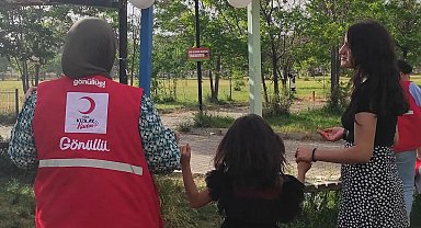 Kızılay Ağrı'dan çocuklara sürpriz doğum günü kutlaması