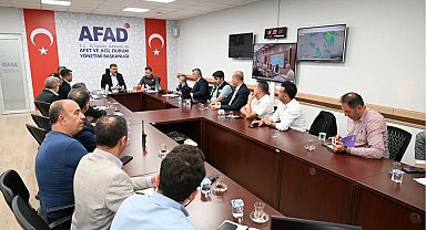 Kriz merkezinin sel felaketi mesaisi