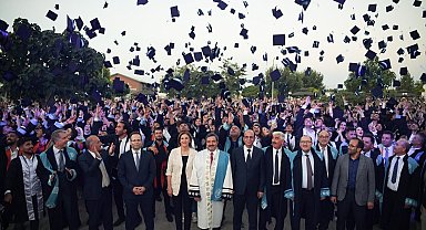 Malatya Turgut Özal Üniversitesi'nde mezuniyet heyecanı