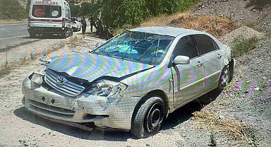 Malatya'da otomobil su kanalına düştü: 3 yaralı