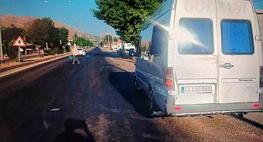 Malatya'da tır ile minibüs çarpıştı, 3 yaralı
