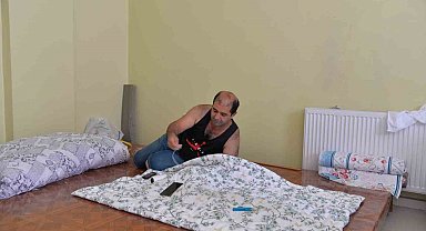 Mesleğin son temsilcilerinden: 30 yıldır el yapımı yorgan, döşek ve yastık yapıyor