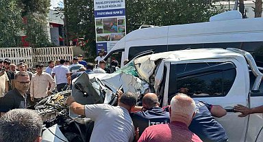 Muş'ta kamyonet kamyona arkadan çarptı: 2 yaralı