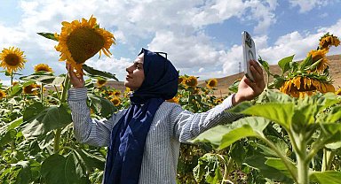 Sarı altın görsel şölen oluşturdu!