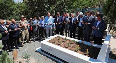 Şehit İsmail Güven'e bayrak asma merasimi düzenlendi