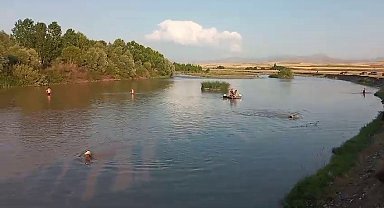 Serinlemek için suya giren 3 çocuktan biri kurtarıldı, biri öldü