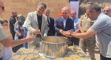 Tarihi Saray'da bin kişilik aşure ikramı