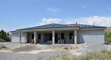 Tercan'da mini tip gençlik merkezinin inşaatında sona doğru gelindi