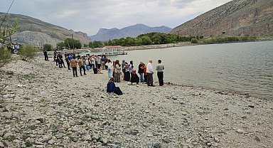 Tortum Gölü'ne giren çocuk kayboldu