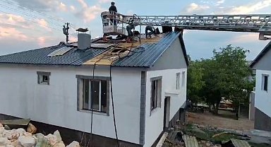 Tunceli'de çatı yangını