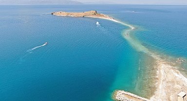 Uzmanlardan Van Gölü uyarısı