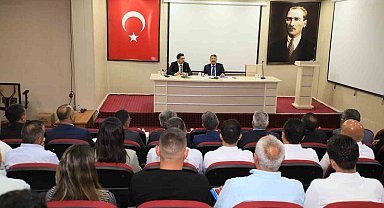 Vali Çelik 6 saat muhtarların sorunlarını dinledi