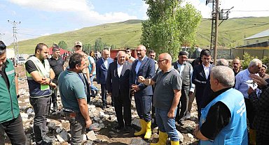 Vali Koç, sel felaketinin yaşandığı köylerde incelemelerde bulundu