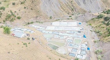 Vali Tekbıyıkoğlu, Türkiye'nin en kaliteli tuzunun üretildiği tuzlaları inceledi