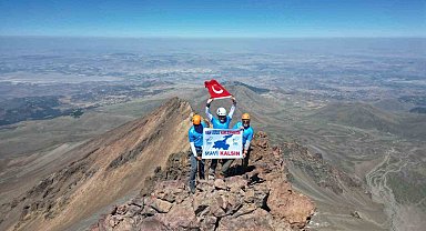 Van Gölü'ne dikkat çekmek için Erciyes Dağı'na tırmandılar