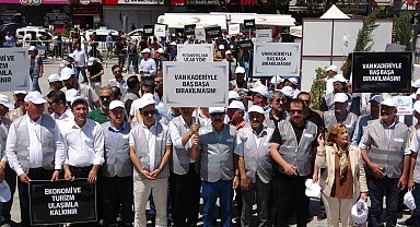 Van'da yetersiz uçak seferleri için yürüyüş yapıldı